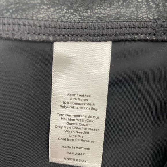 T by Talbots Black Crackle Embossed Faux Leather Moto Leggings Womens Size Small - Picture 5 of 9